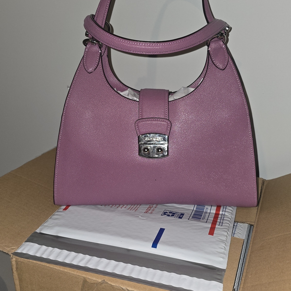 Coach MEDIUM F37606 Avery Pink Leather Shoulder Bag